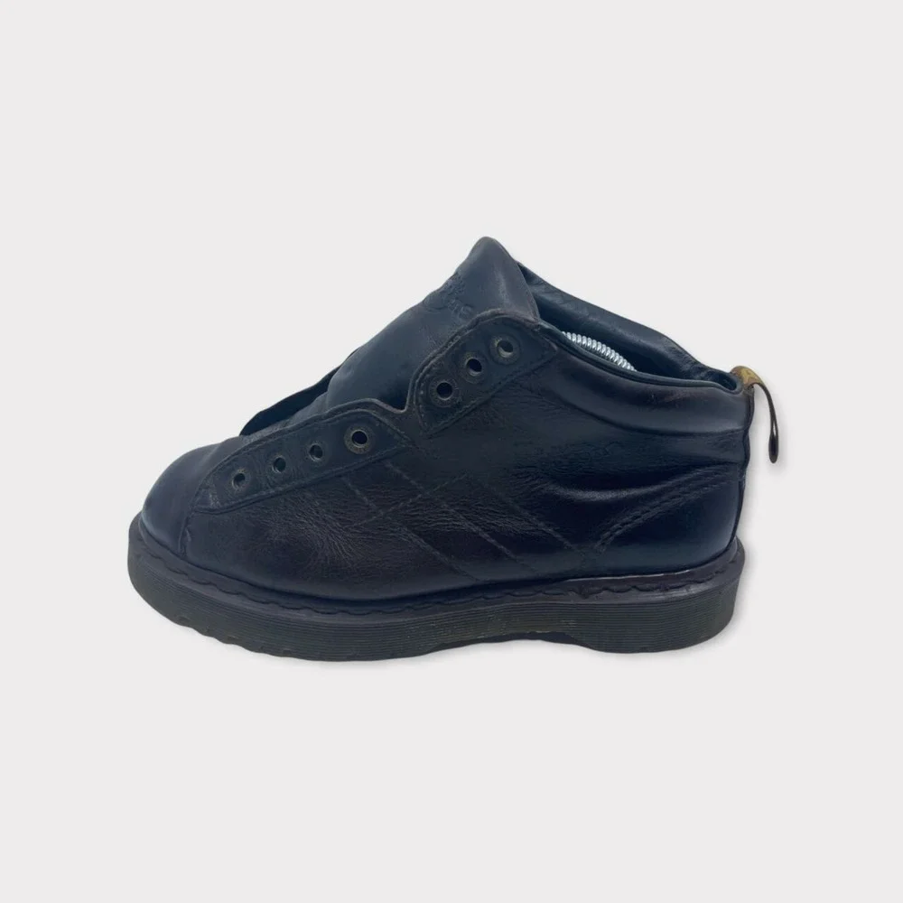 Dr. Martens AW 004 Boots Unisex UK 8 Black Good Made in‎ England Leather Chukka